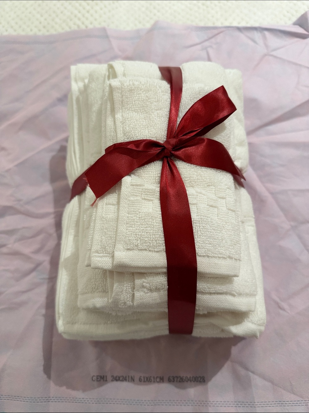 New White Bath Towel Set of Two Sets with Burgundy Ribbon